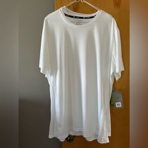 Set of 2 Men’s white tek gear short sleeve shirts sold together 2 for $12
